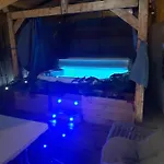 Maison Centre Jacuzzi Jardin Et Climatisation Будинок відпочинку