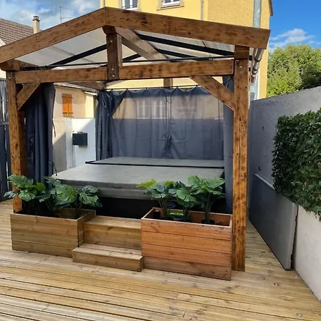 Maison Centre Jacuzzi Jardin Et Climatisation