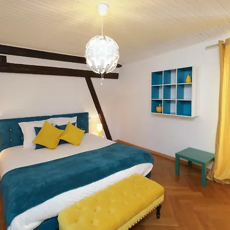 Maison Centre Jacuzzi Jardin Et Climatisation Holiday home *